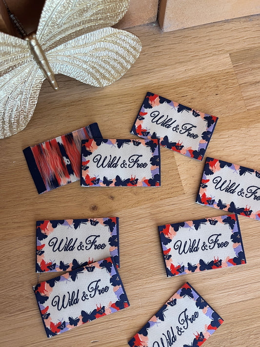 Étiquettes tissées "Wild & Free"