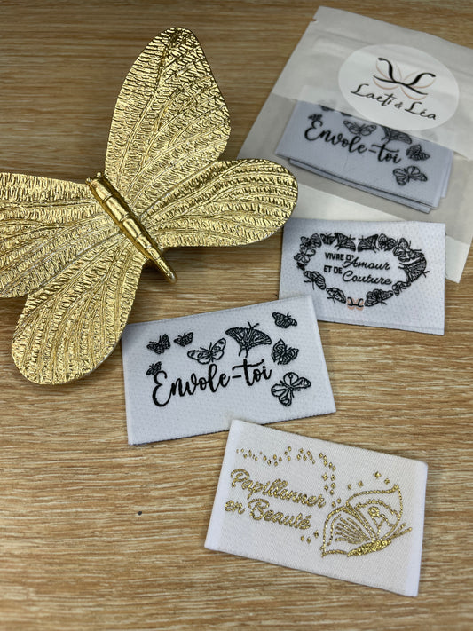 Étiquettes tissées "Envolée de papillons"